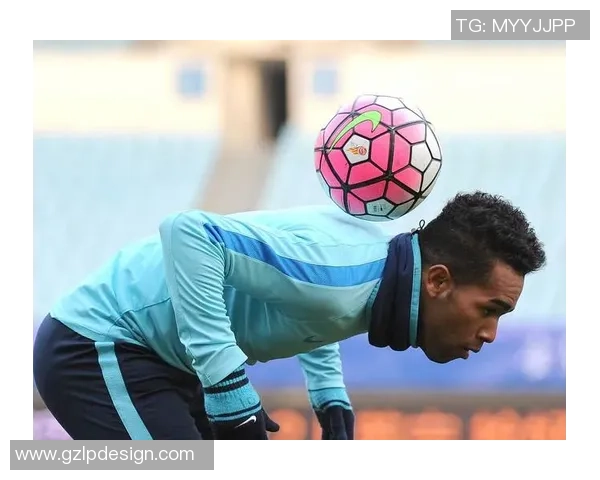 足球明星骑摩托惊艳亮相赛场背后故事揭秘